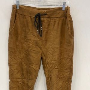 Brand new Venti6 suede cognac crinkle jogger